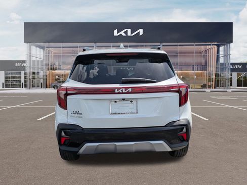 Certified 2024 Kia Seltos S FWD image 5