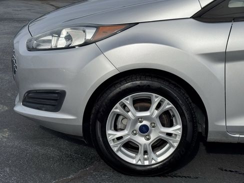 Used 2015 Ford Fiesta SE image 33