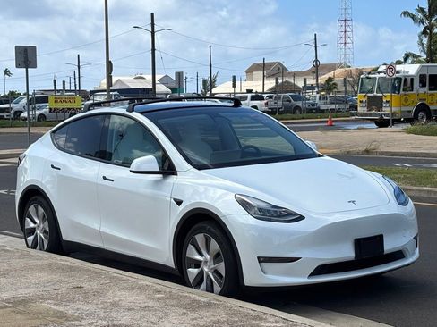Used 2023 Tesla Model Y Long Range AWD/4WD image 6