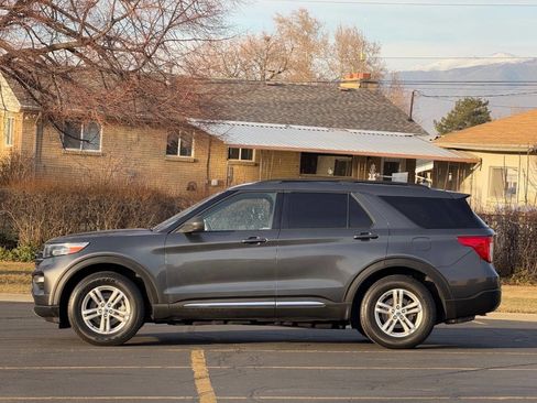 Used 2020 Ford Explorer XLT w/ Equipment Group 202A image 8