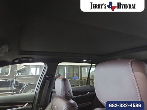 Used 2021 Cadillac XT6 Premium Luxury image 8