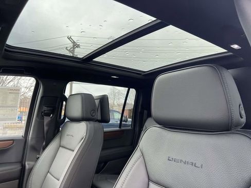 New 2026 GMC Yukon XL Denali w/ Denali Reserve Package image 22