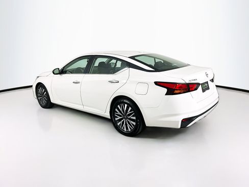 Used 2025 Nissan Altima 2.5 SV image 5
