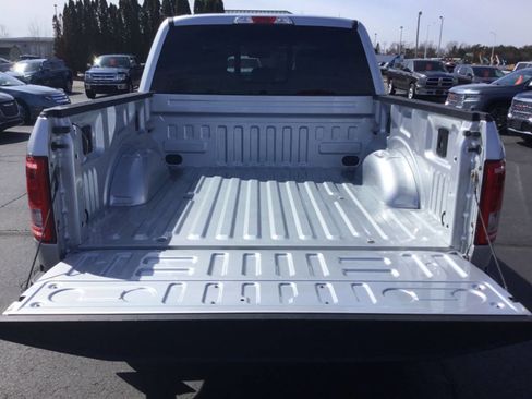 Used 2017 Ford F150 XLT w/ Equipment Group 302A Luxury image 5