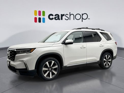 Used 2023 Honda Pilot Touring image 1
