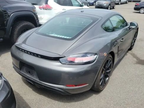Used 2021 Porsche 718 Cayman RWD image 2