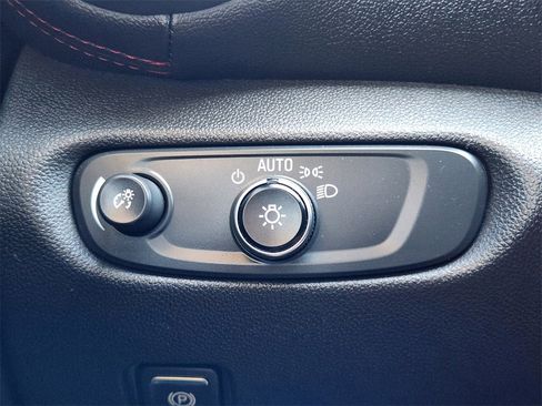 Used 2021 Chevrolet Blazer RS w/ Enhanced Convenience Package image 17