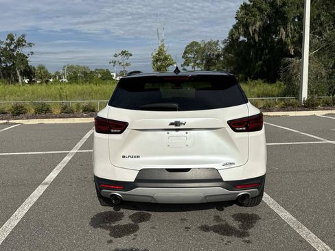 Used 2023 Chevrolet Blazer LT w/ Midnight/Sport Edition FWD image 4