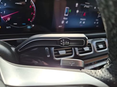 Used 2024 Mercedes-Benz GLS 450 4MATIC image 36