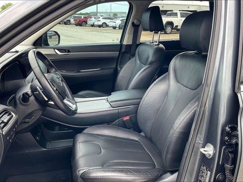 Used 2022 Hyundai Palisade SEL w/ Premium Package FWD image 18