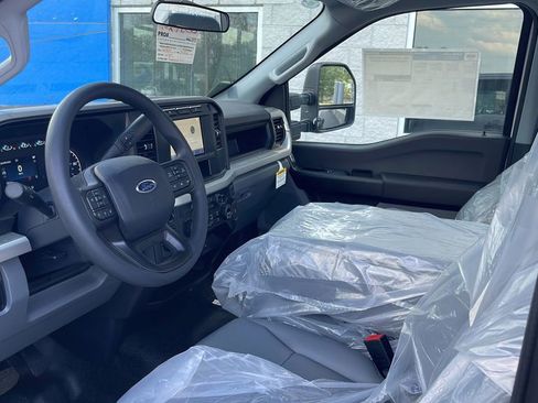 Used 2024 Ford F550 4x4 Regular Cab Super Duty image 14
