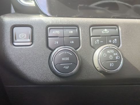 Used 2022 Chevrolet Silverado 1500 RST w/ Z71 Off-Road Package image 21