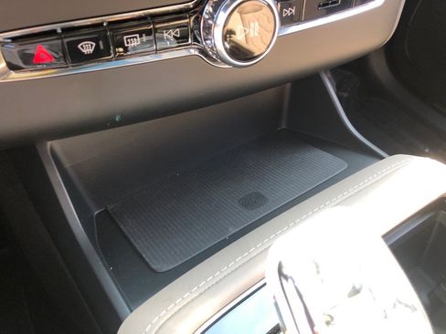 New 2026 Volvo XC90 B6 Plus w/ Protection Package Premier image 29