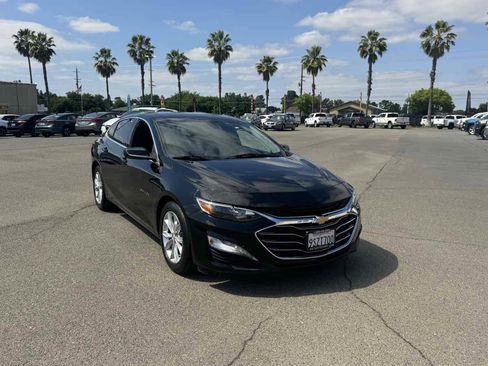 Used 2019 Chevrolet Malibu LT FWD image 3