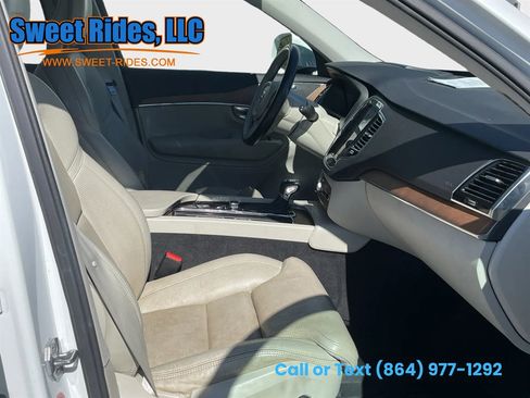Used 2017 Volvo XC90 T6 Inscription w/ Vision Package image 9