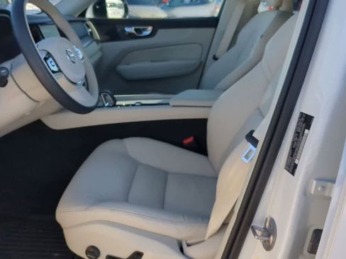 Certified 2025 Volvo XC60 T8 Core w/ Protection Package Premier image 15