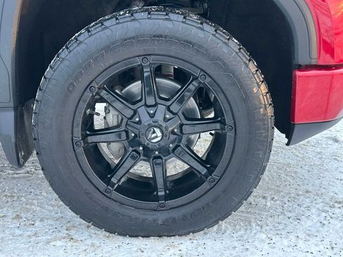 Used 2021 GMC Sierra 1500 AT4 w/ Technology Package AWD/4WD image 9