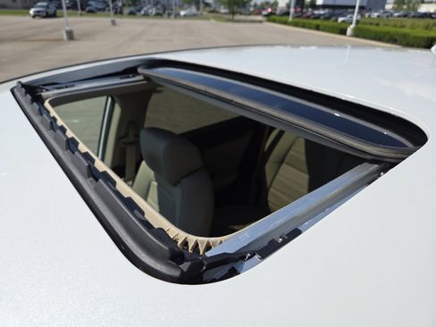 Used 2021 Honda CR-V EX-L image 3
