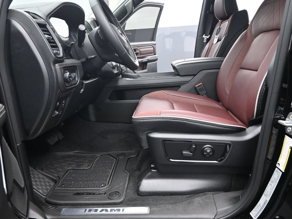 Used 2025 RAM 1500 Limited AWD/4WD image 11
