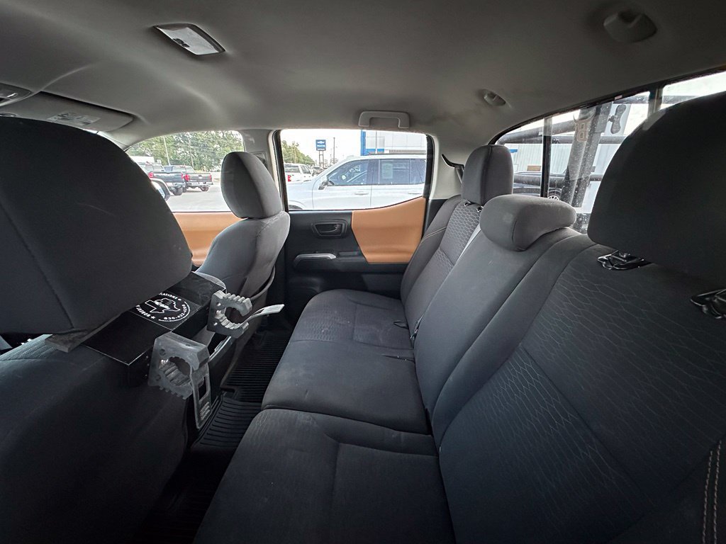Used 2018 Toyota Tacoma TRD Sport w/ Technology Package RWD image 19