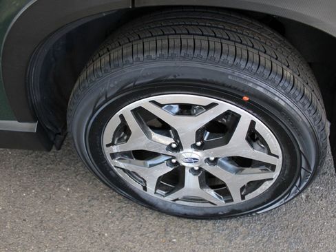 Used 2024 Subaru Forester Premium AWD/4WD image 64