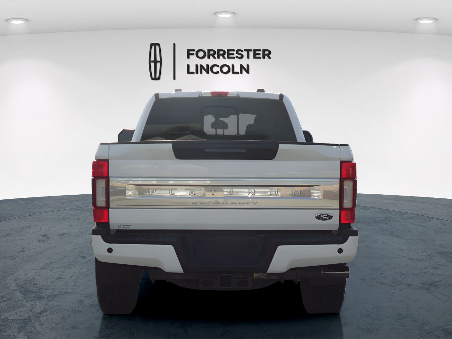 Used 2020 Ford F350 Platinum w/ Tremor Off-Road Package AWD/4WD image 4
