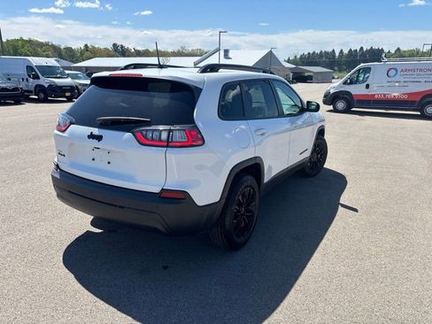 Used 2023 Jeep Cherokee Altitude Lux AWD/4WD image 4