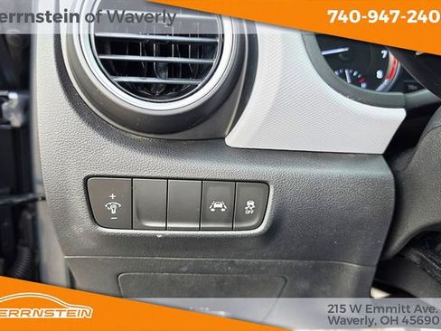 Used 2021 Hyundai Kona SE image 16