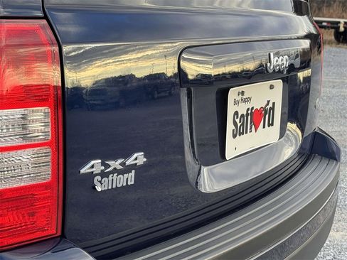 Used 2016 Jeep Patriot Latitude w/ Sun/Sound Group image 11