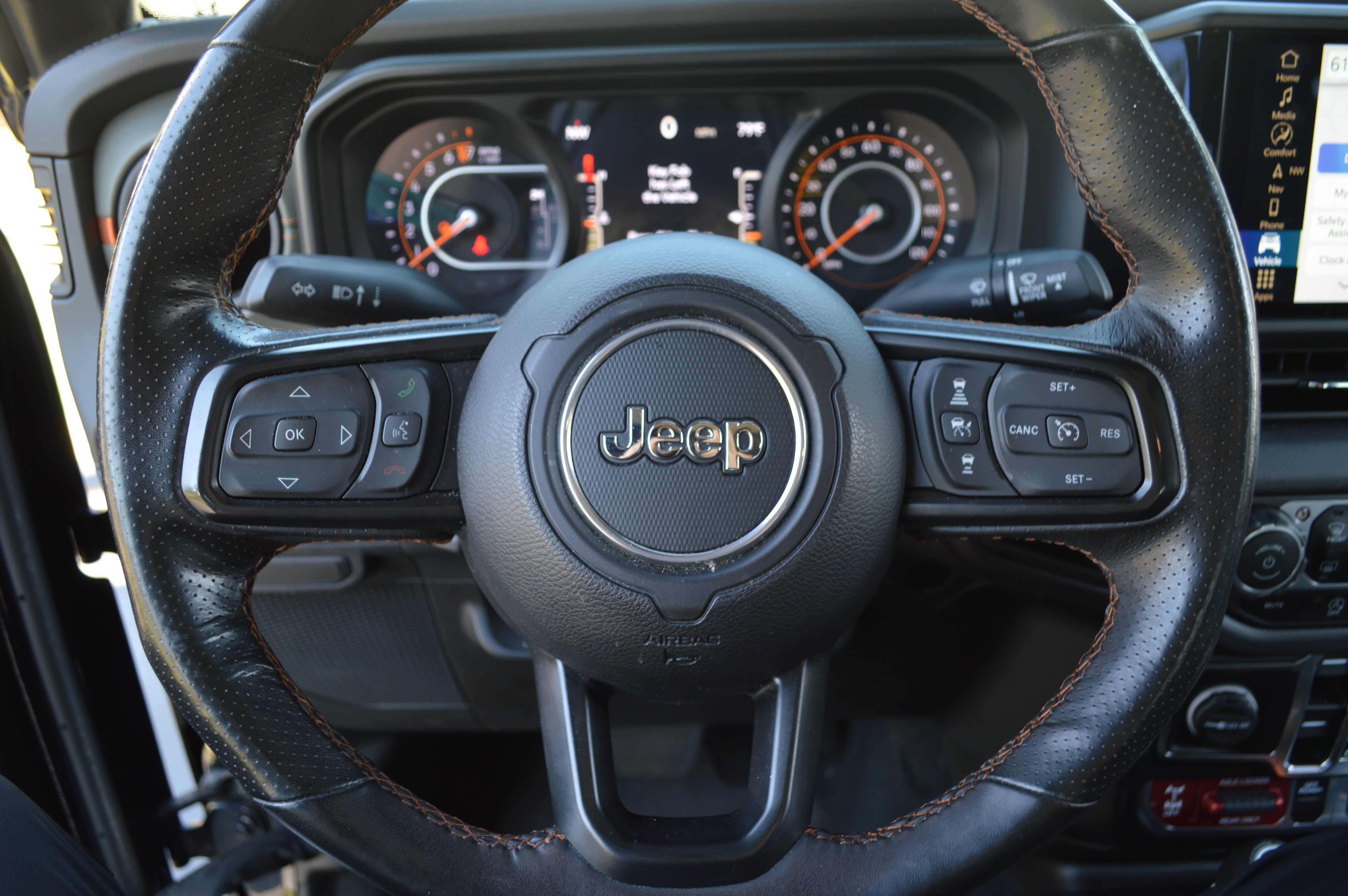 Used 2024 Jeep Gladiator Mojave AWD/4WD image 14