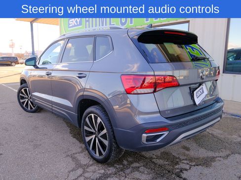 Used 2024 Volkswagen Taos SE image 6