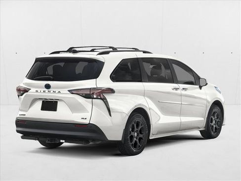 New 2026 Toyota Sienna XLE Woodland Edition image 2