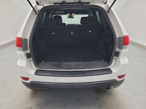 Used 2018 Jeep Grand Cherokee Laredo image 29