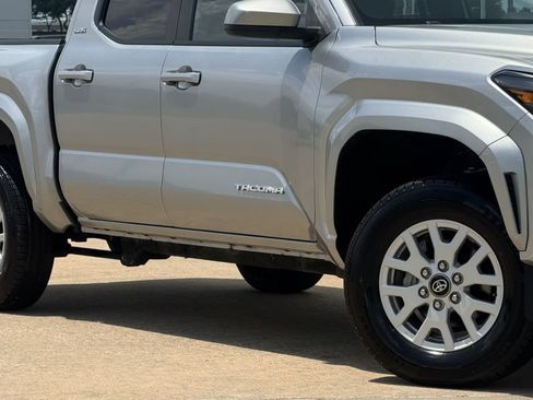 Used 2024 Toyota Tacoma SR5 AWD/4WD image 11