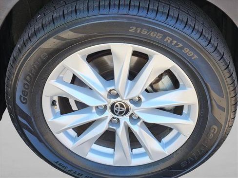 Used 2022 Toyota Corolla Cross LE FWD image 24