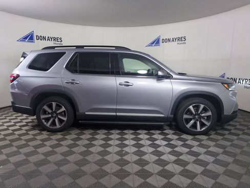 Certified 2023 Honda Pilot Touring image 10