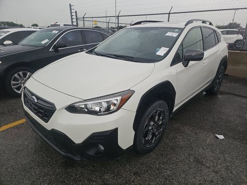 Used 2021 Subaru Crosstrek 2.5i Sport w/ Moonroof Package AWD/4WD image 2