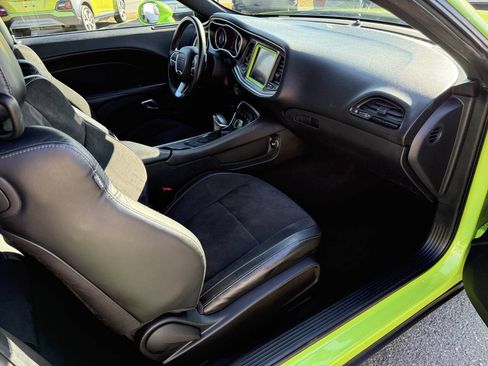 Used 2015 Dodge Challenger R/T Scat Pack w/ Scat Pack Appearance Package image 12