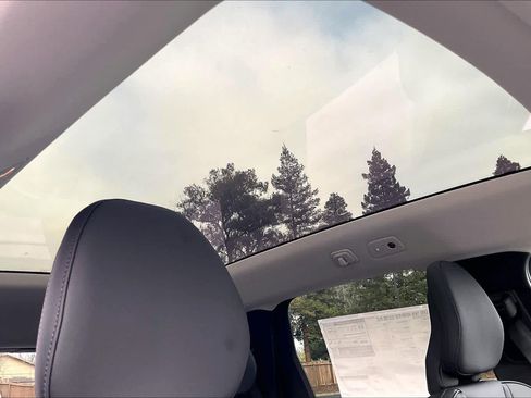 New 2025 Volvo EX90 Plus w/ Protection Package Premier image 30