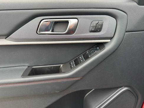 New 2026 Ford Explorer ST-Line w/ ST-Line Street Pack image 9