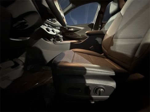 Used 2024 Buick Envista Preferred w/ Convenience I Package image 12