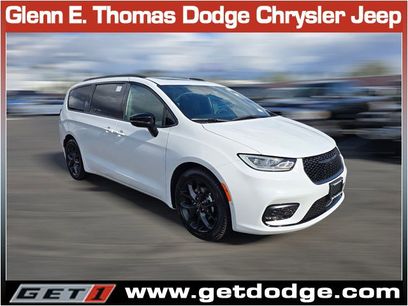 New 2026 Chrysler Pacifica Limited