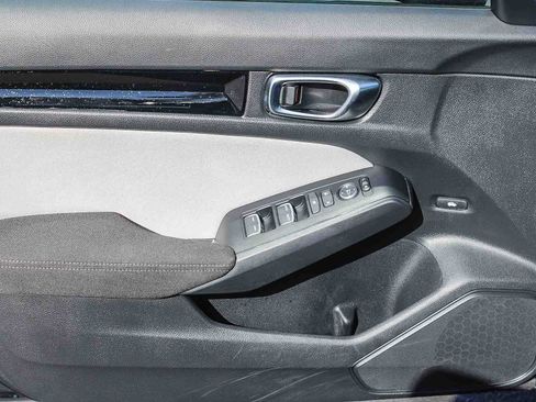 Certified 2025 Honda Civic Sport image 21