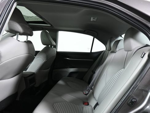 Used 2024 Toyota Camry SE image 7