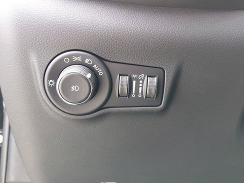 New 2026 Jeep Compass Limited w/ Sun, Sound & Navigation Group AWD/4WD image 29