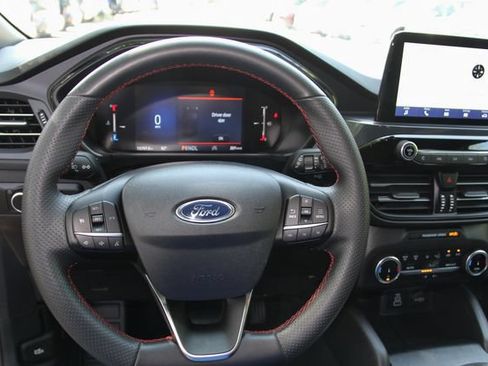 Used 2025 Ford Escape ST-Line AWD/4WD image 22