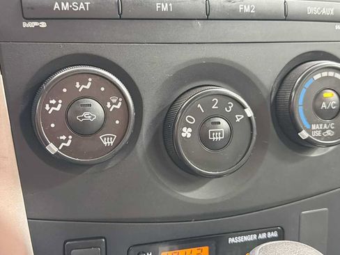 Used 2010 Toyota Corolla LE FWD image 19