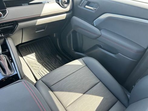 Used 2025 Chevrolet Colorado Z71 w/ Technology Package image 15