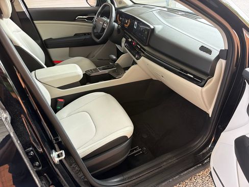 Used 2026 Kia Sportage EX w/ EX Panorama Roof Package FWD image 28