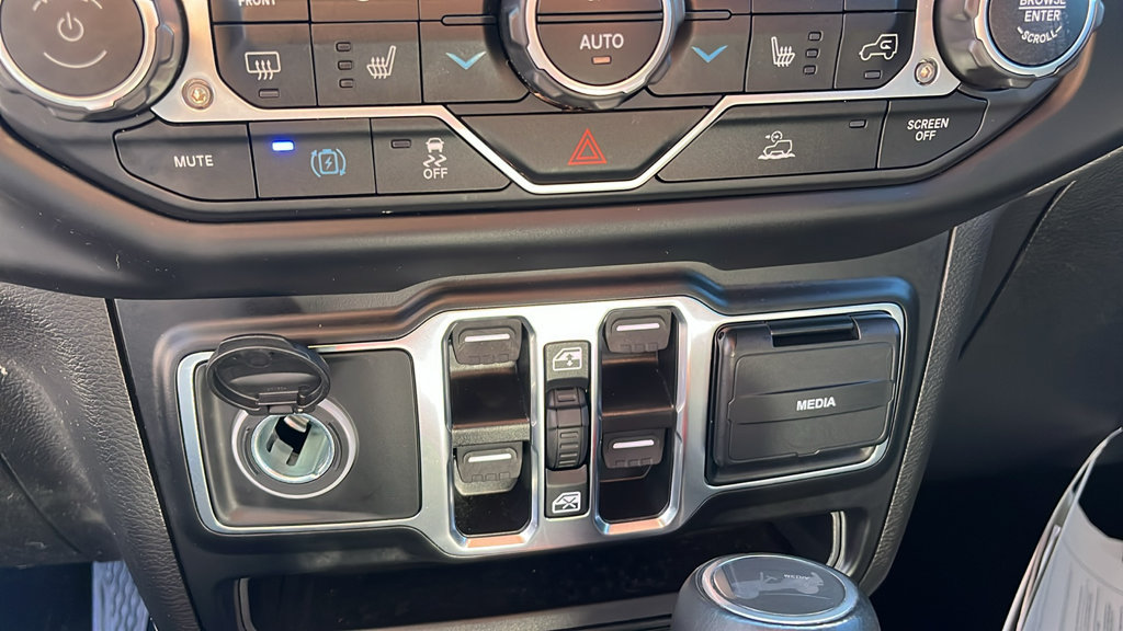 Used 2023 Jeep Wrangler Unlimited Sahara w/ Cold Weather Group AWD/4WD image 15